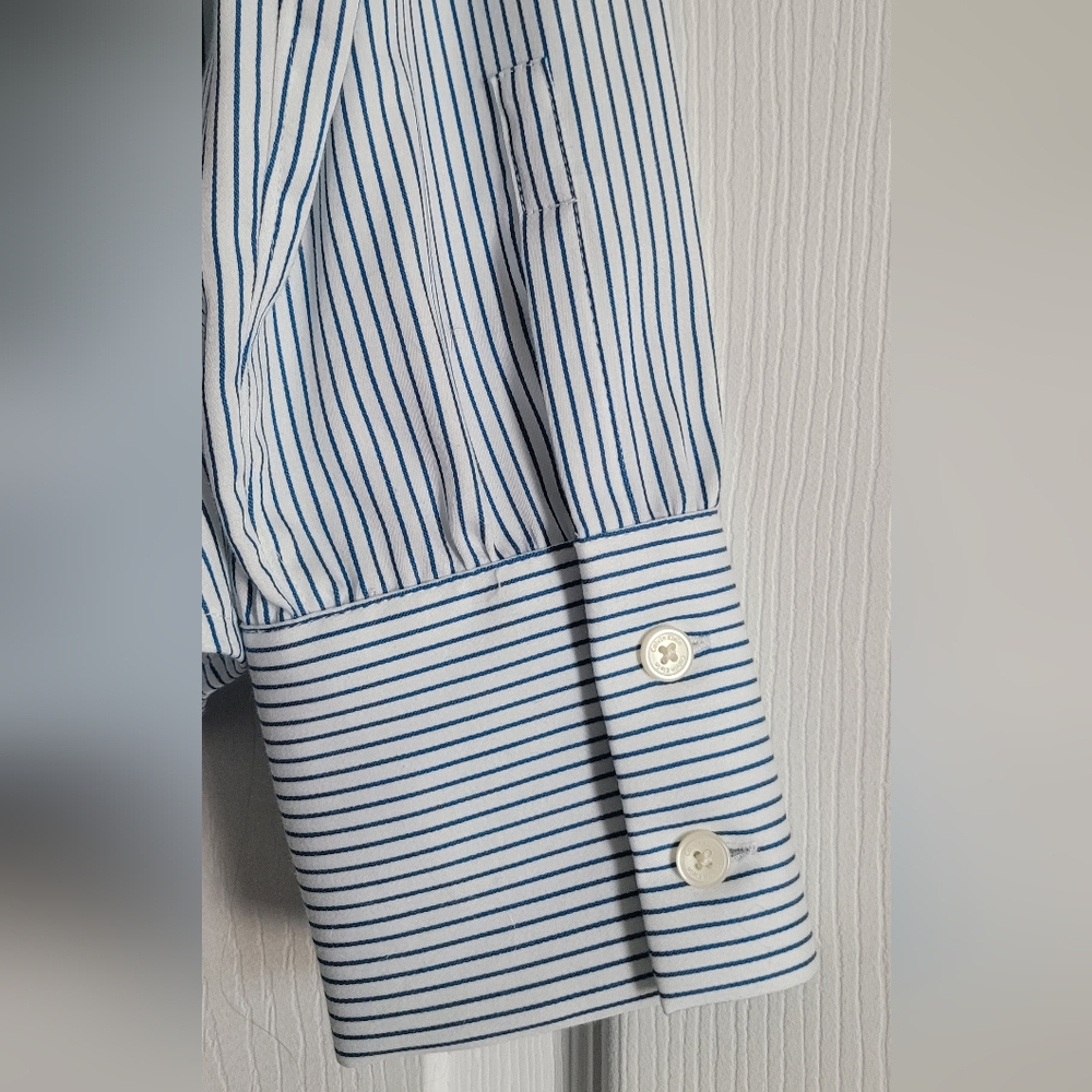 Calvin Klein Tailored Button down - Picture 7 of 7